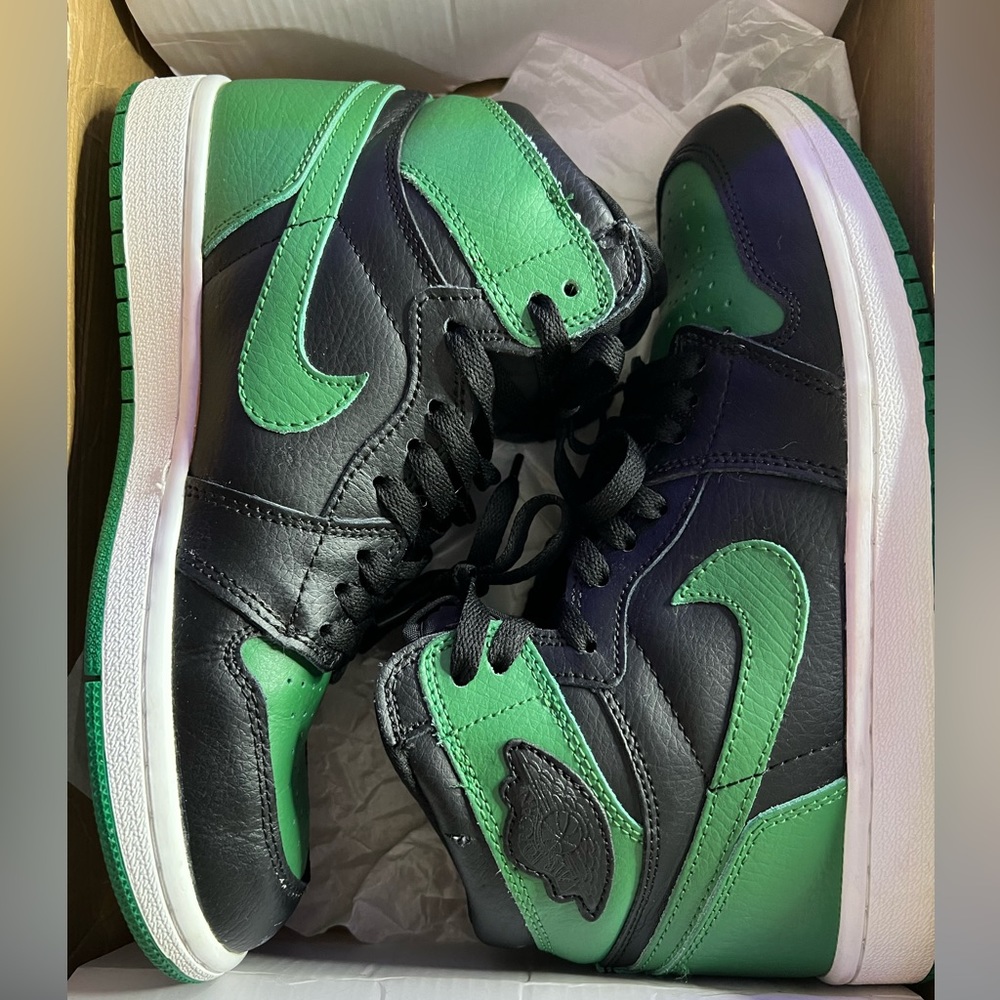 PINE GREEN ONES 🌲🖤
